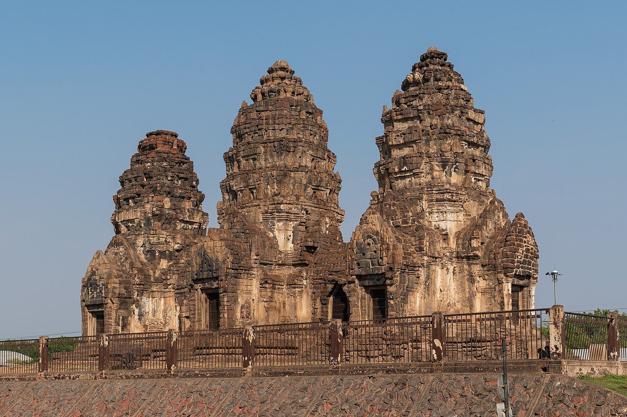 Lopburi Phra Prang Sam Yot Khmer towers