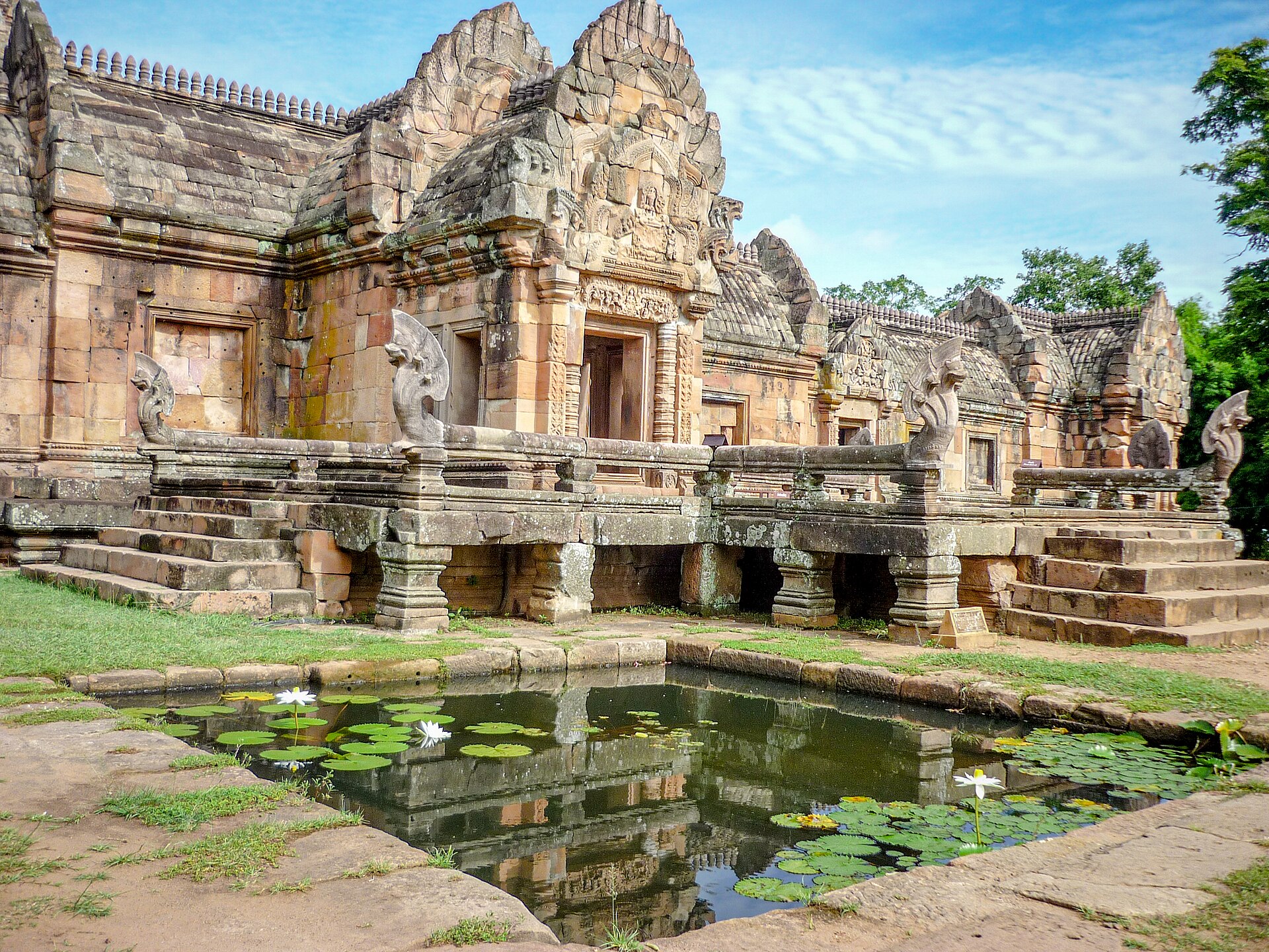 Udon Thani Travel Itinerary: Two UNESCO Sites & a Red Lotus Sea